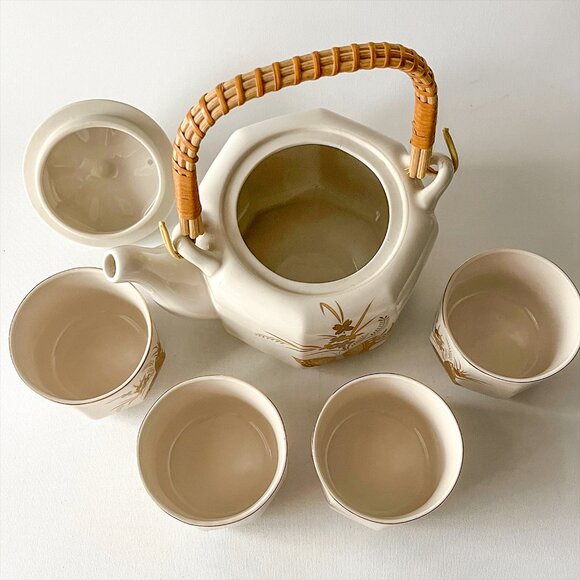 Vintage Japan OTAGIRI CHO-CHO Tea Set Gold Butterfly Floral Teapot and 4 Cups - Picture 2 of 7